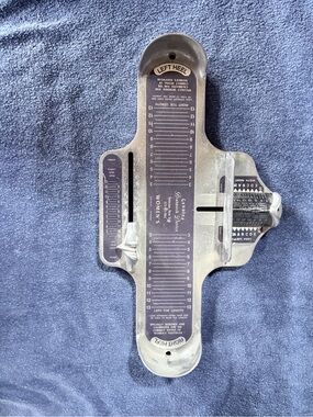Brannock foot measures- Silver Shoe Sizer for Women
